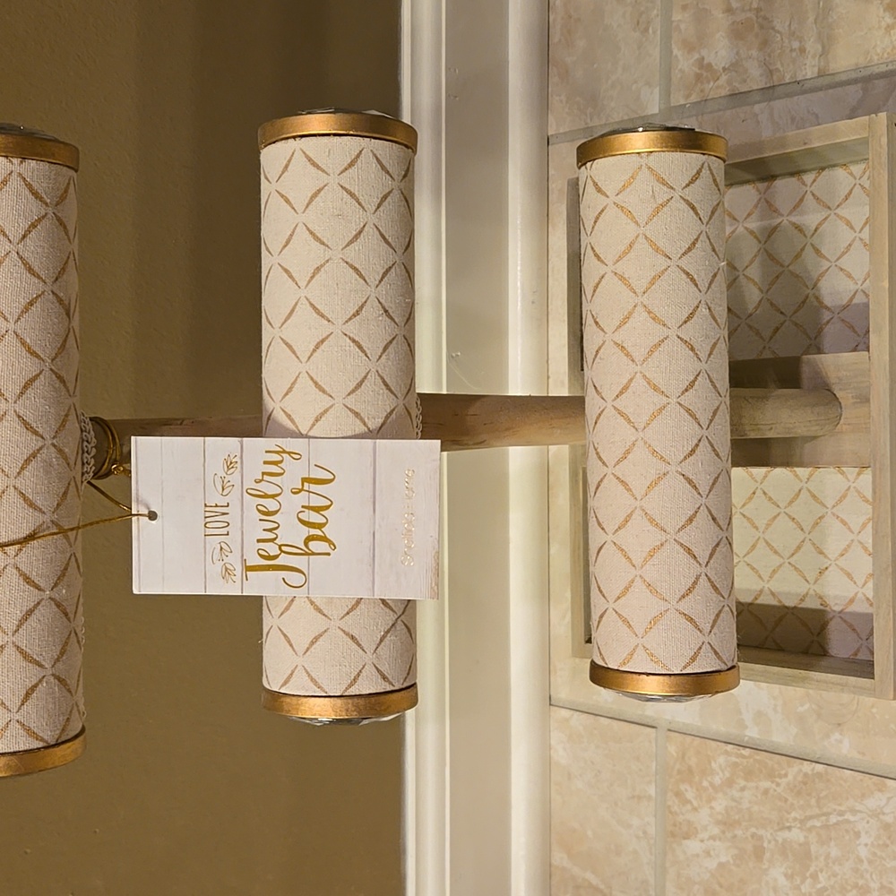 Elegant Gold and Cream Jewelry Bar - Picture 15 of 15